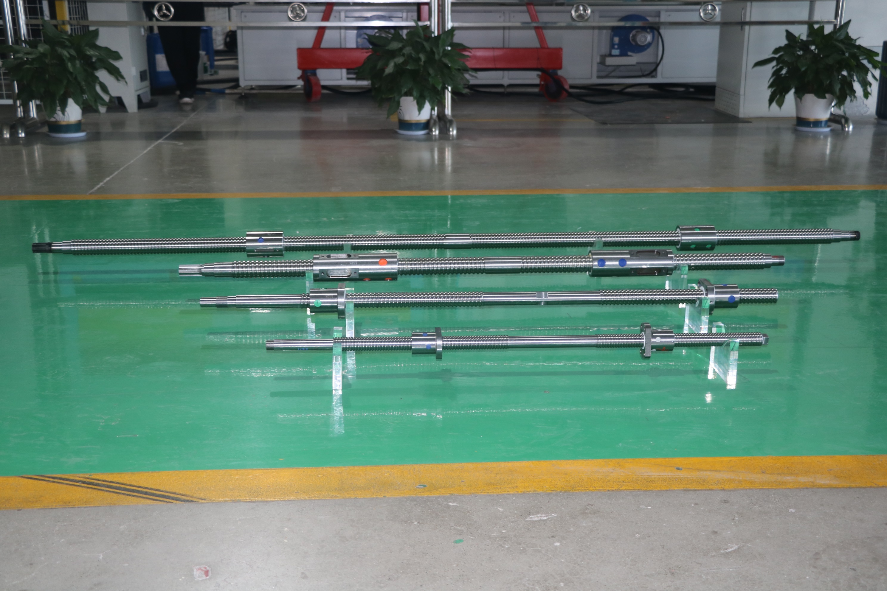 輪胎設備左右旋絲杠生產