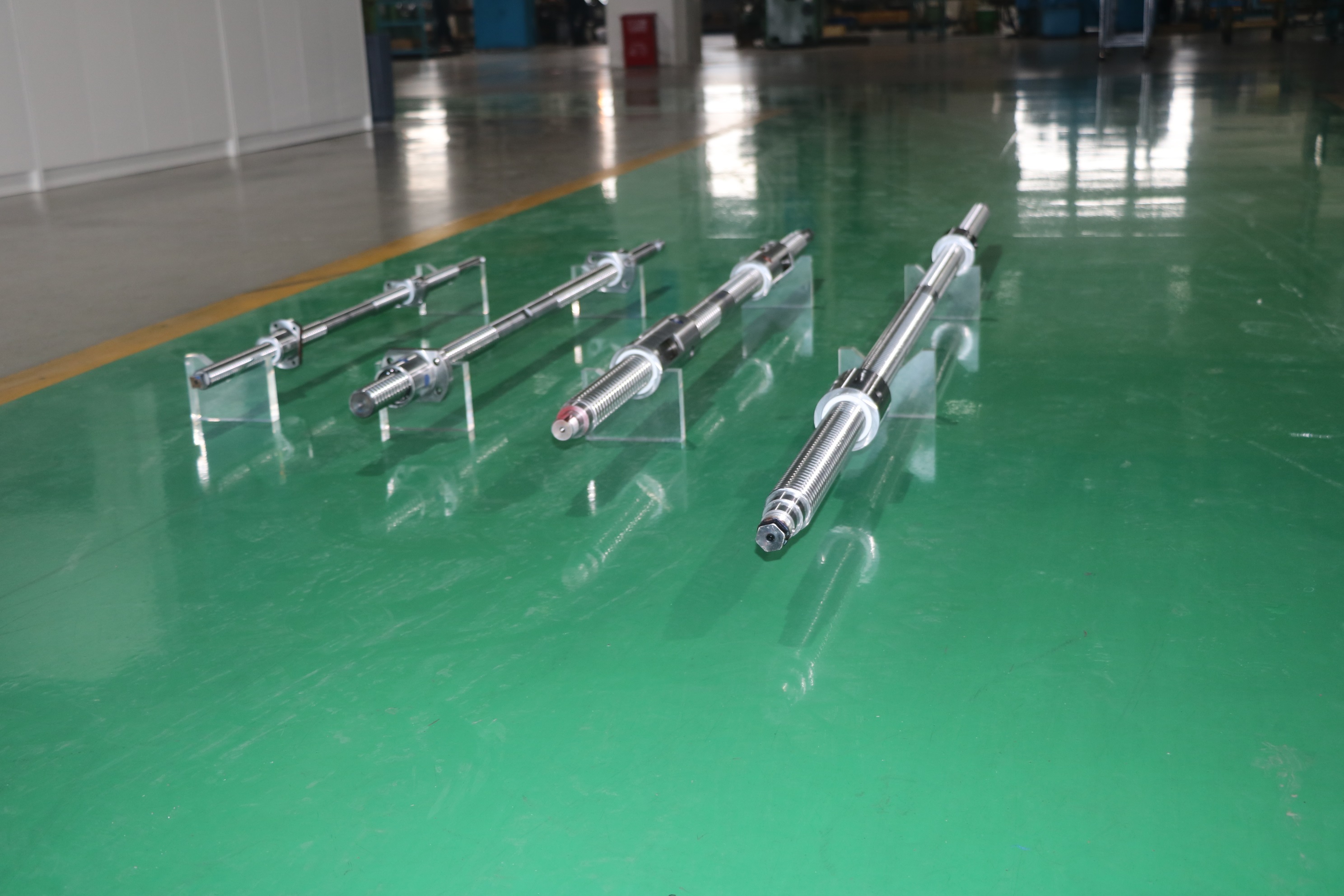 輪胎設備左右旋絲杠制作